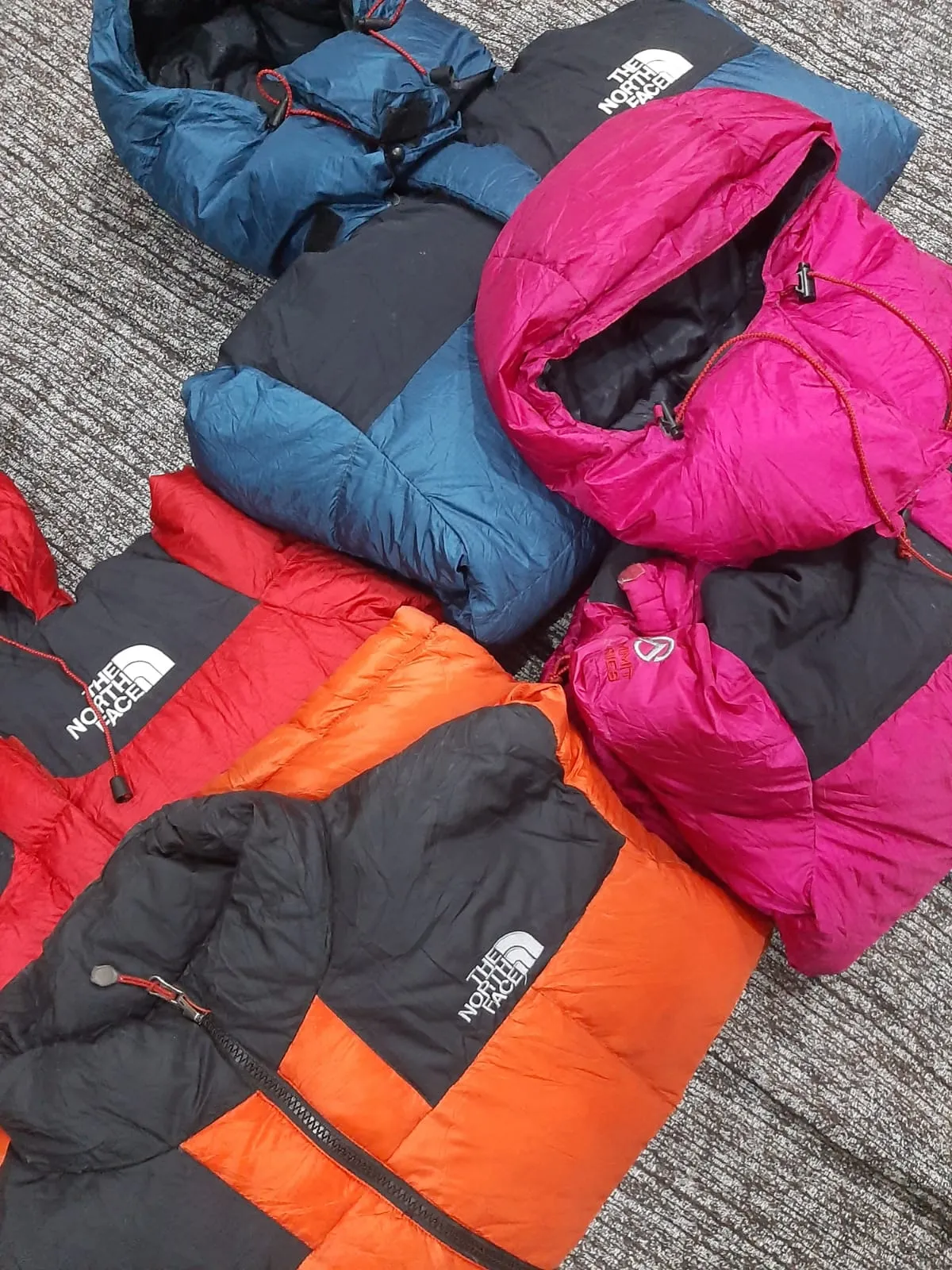 The North Face Puffer Jackets 50-70(R)